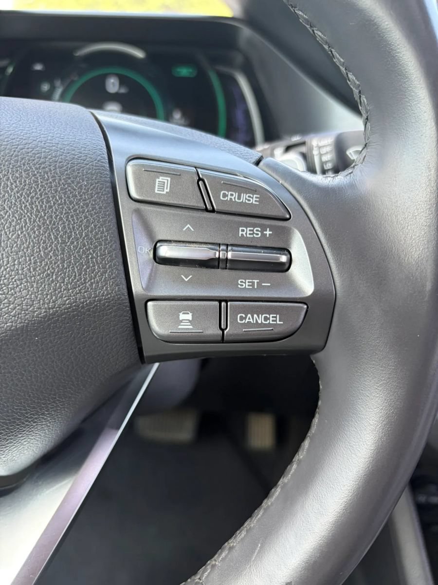 Used 2022 Hyundai Ioniq Limited FWD image 22