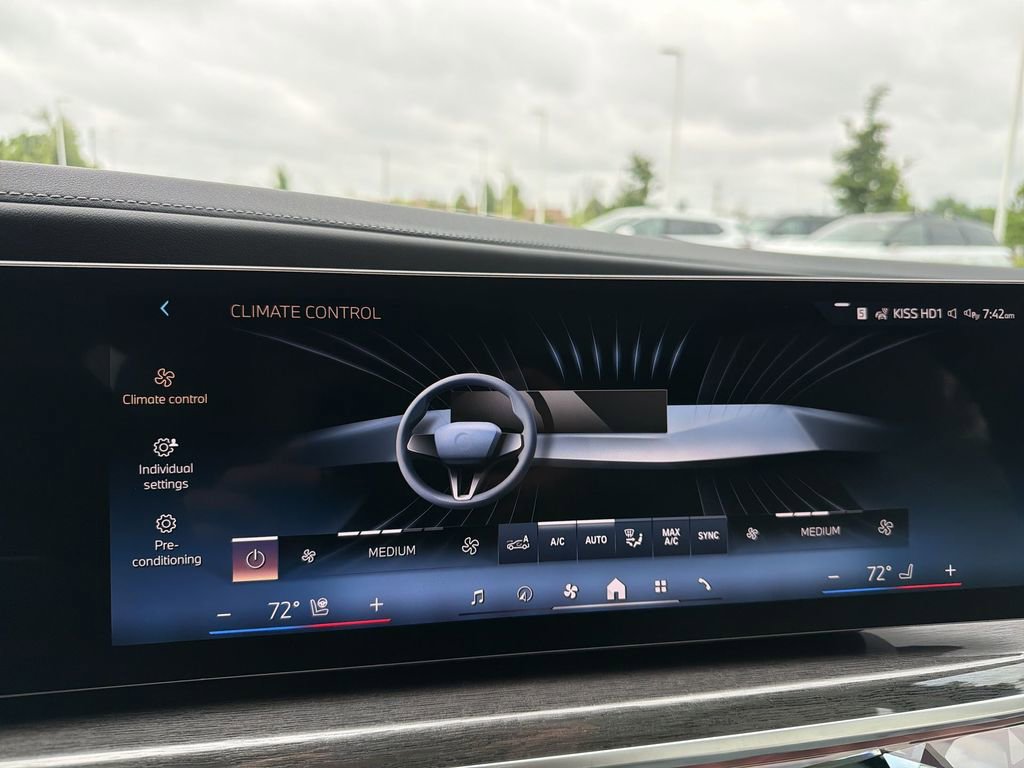 New 2026 BMW 760i xDrive w/ Executive Package AWD/4WD image 17