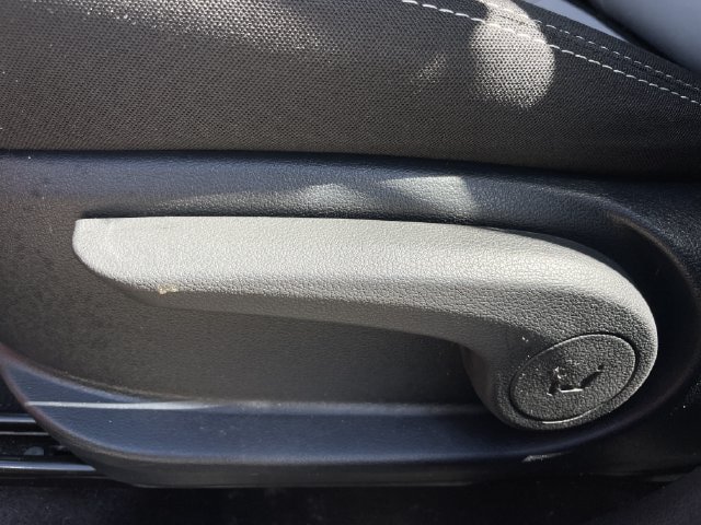 Used 2024 Hyundai Venue SEL FWD image 26