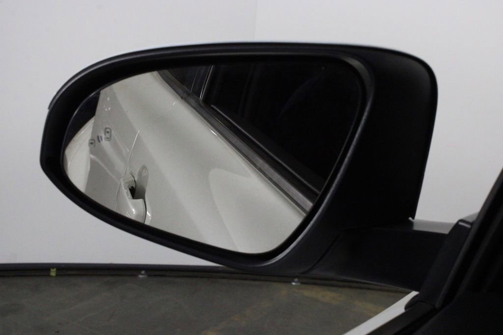 Used 2021 Toyota C-HR XLE image 37