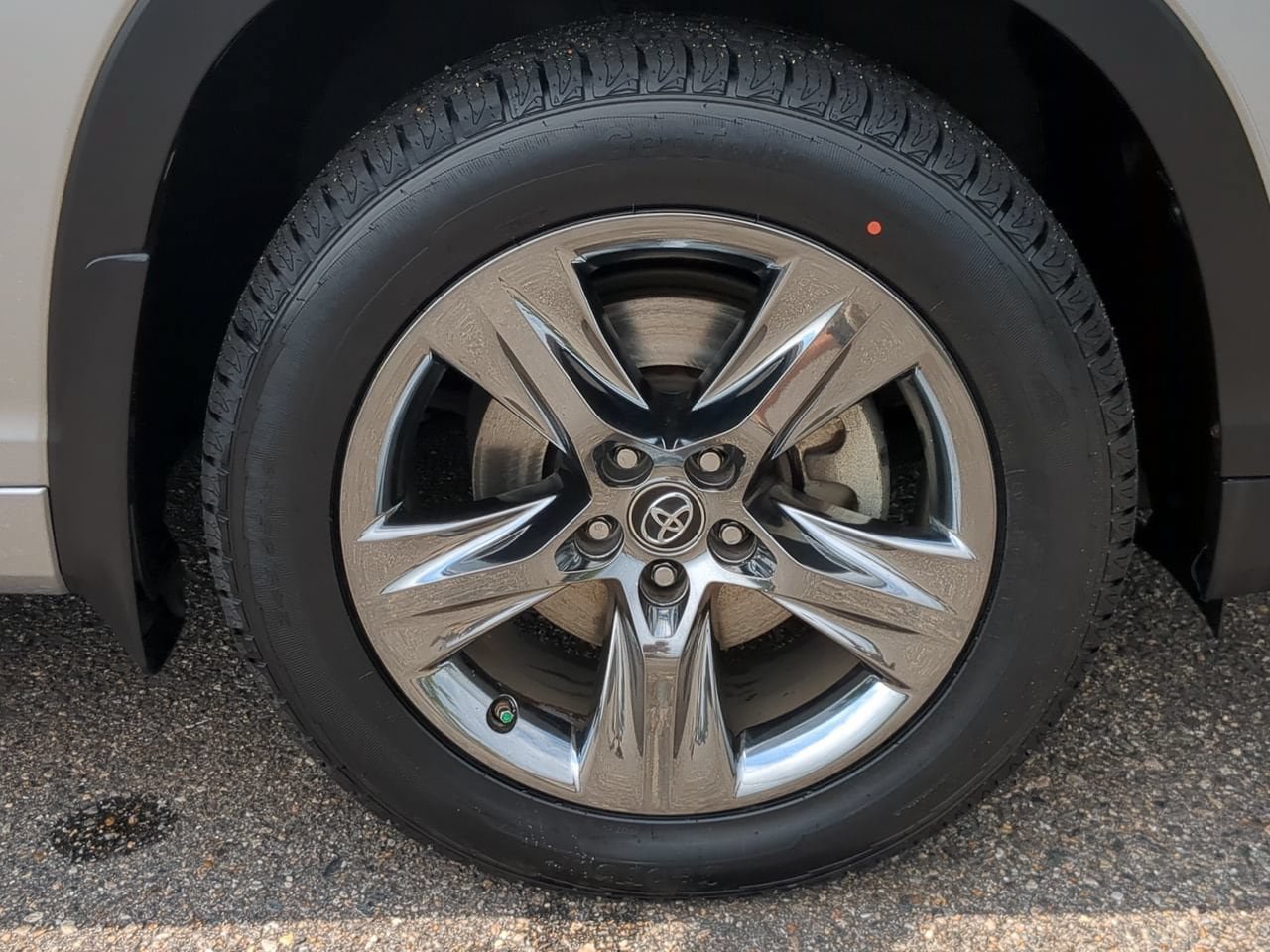 Used 2018 Toyota Highlander Limited Platinum AWD/4WD image 10
