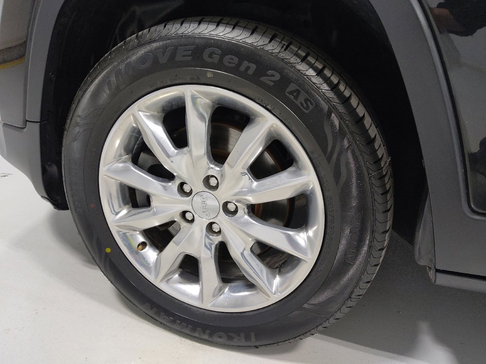 Used 2015 Jeep Cherokee Limited w/ Luxury Group image 31