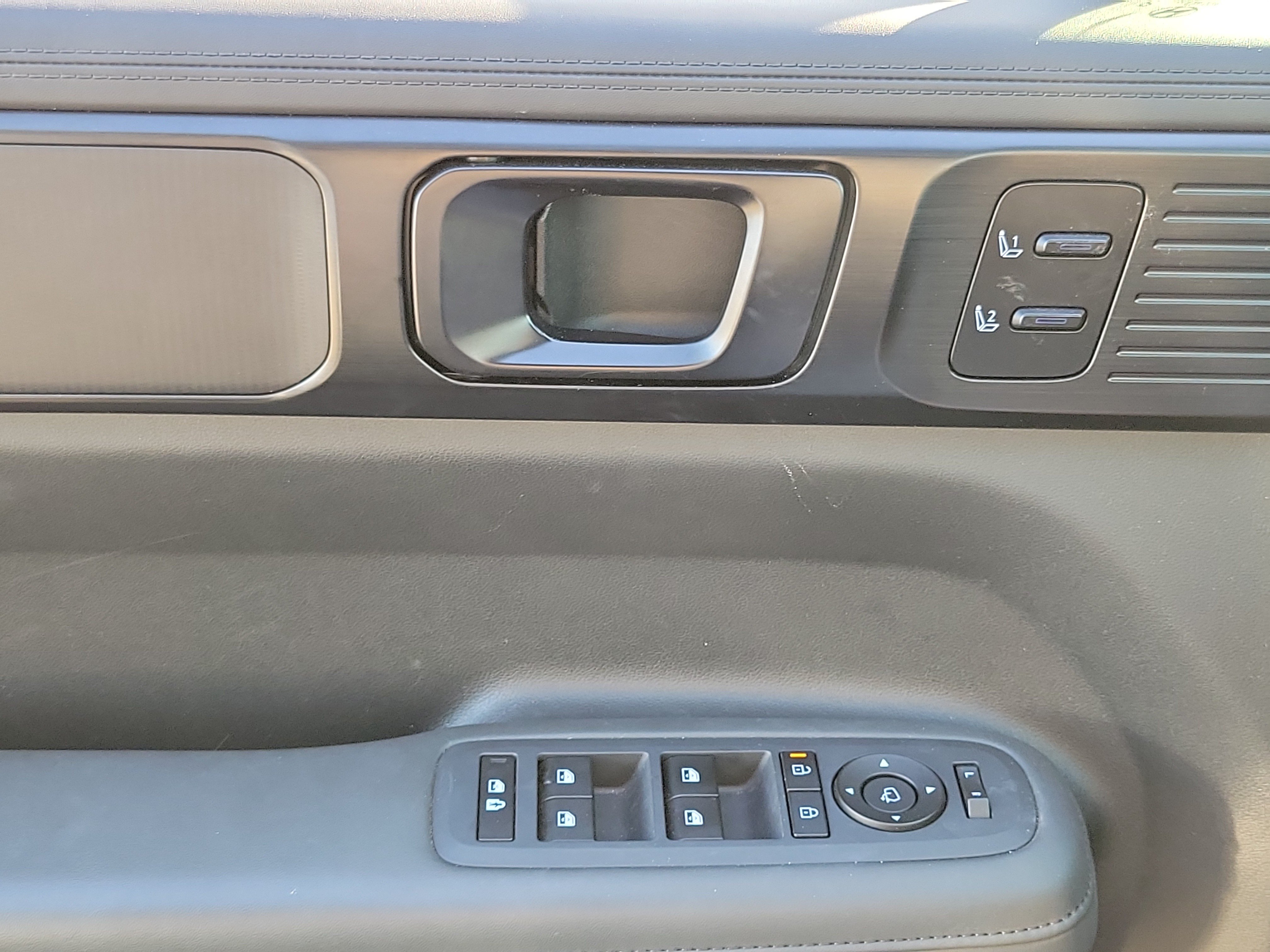Used 2025 Hyundai Santa Fe Calligraphy AWD/4WD image 13