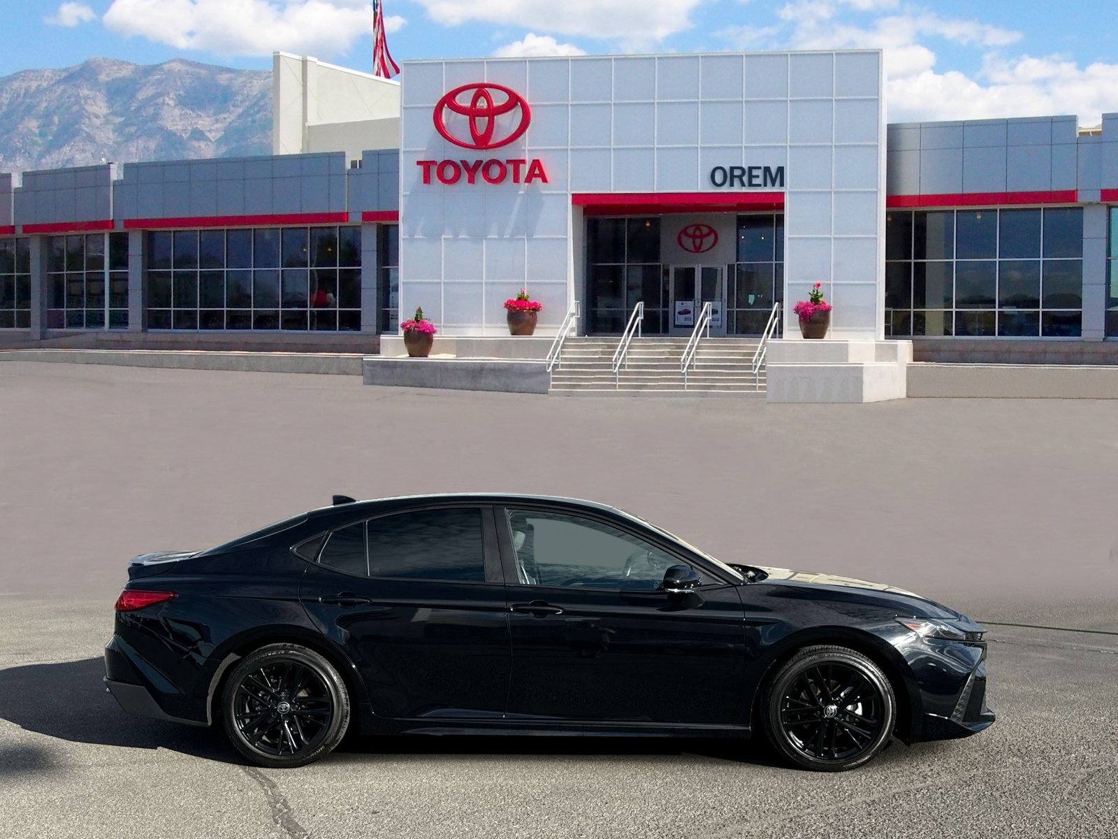 Used 2025 Toyota Camry SE FWD image 3