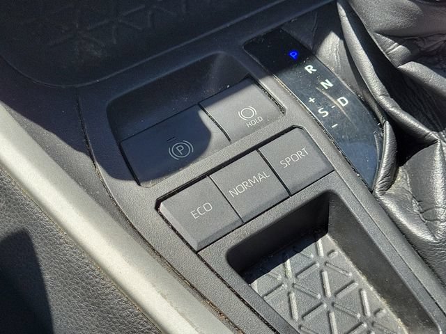 Used 2021 Toyota RAV4 XLE FWD image 28