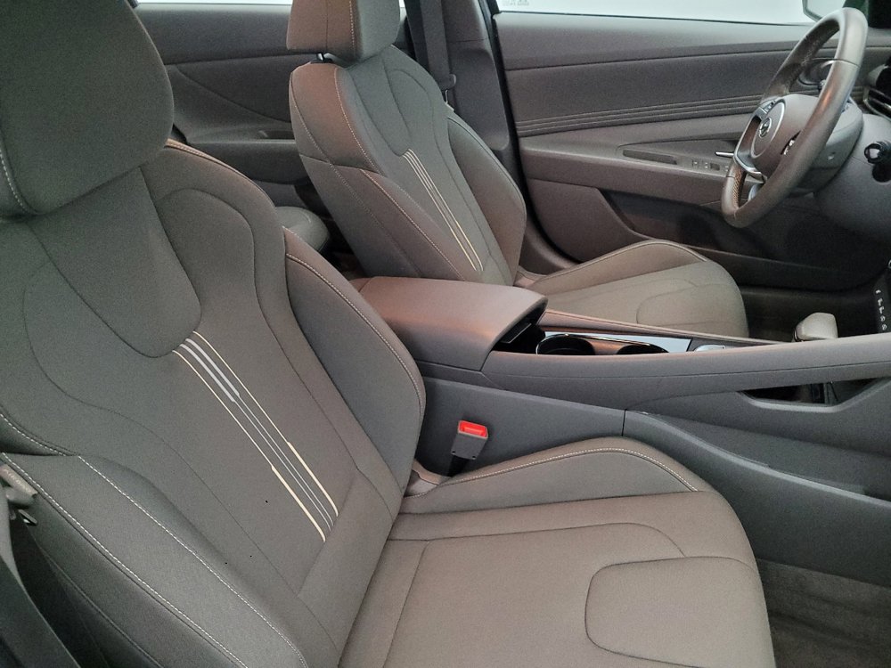 Used 2023 Hyundai Elantra SEL w/ Convenience Package image 21