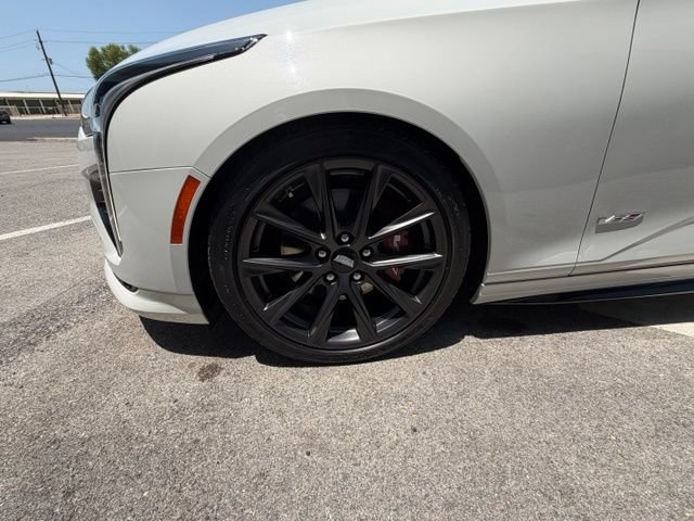 Used 2022 Cadillac CT4 V w/ Navigation Package RWD image 16