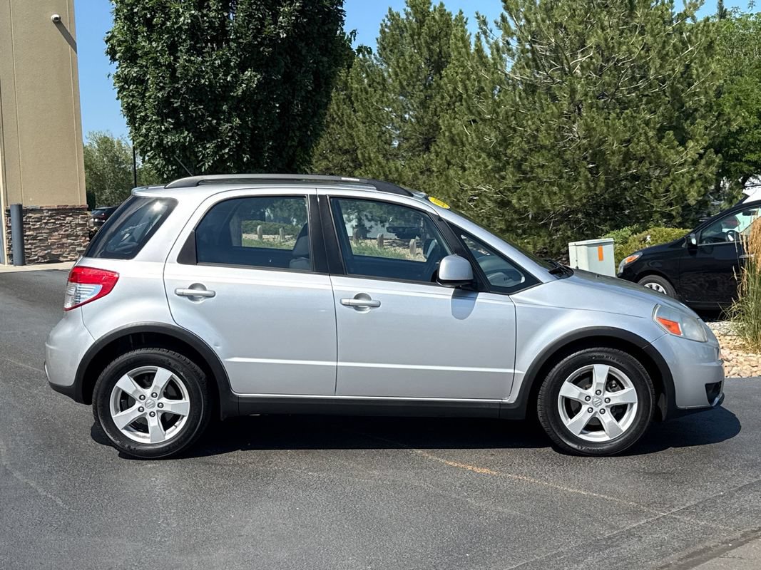 Used 2012 Suzuki SX4 Premium AWD/4WD image 5