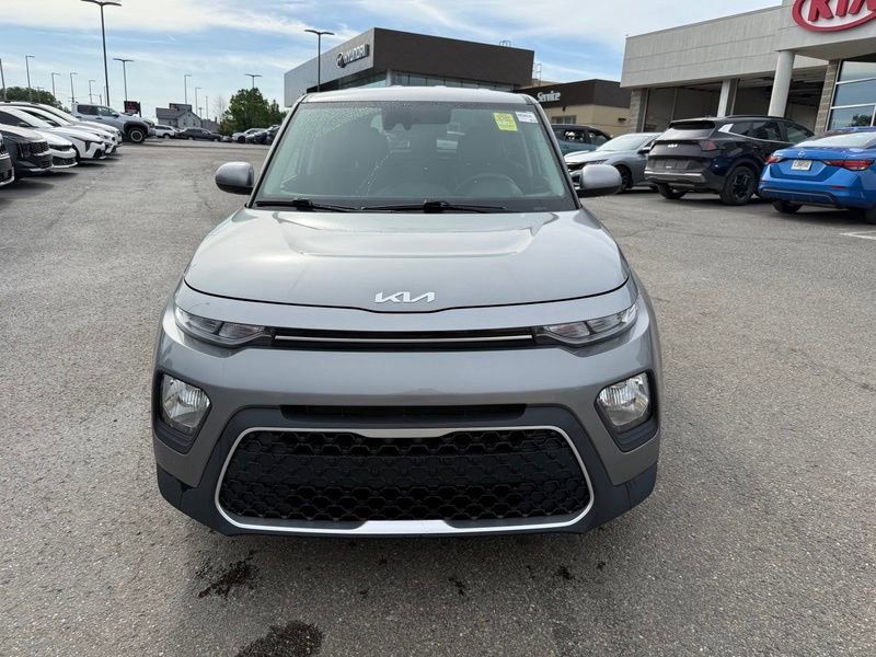 Certified 2022 Kia Soul LX w/ Technology Package FWD image 2