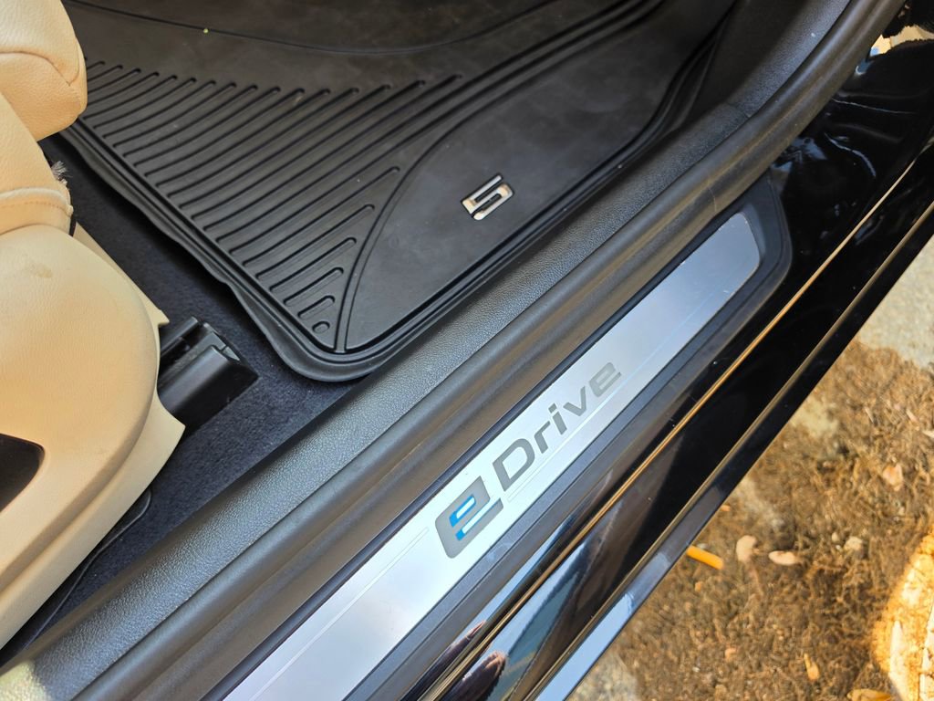 Used 2018 BMW 530e 530e iPerformance image 52