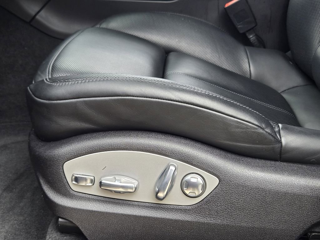 Used 2020 Porsche Macan Base image 31