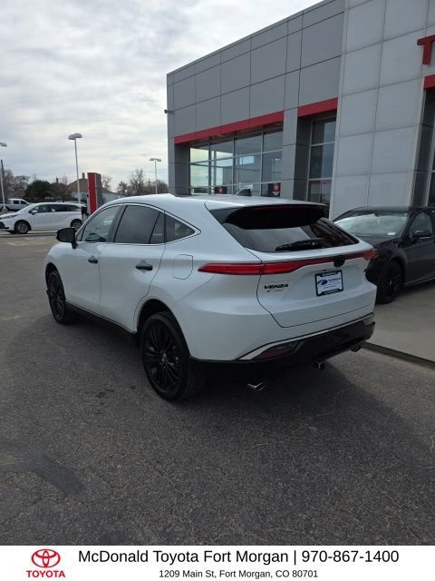 Used 2023 Toyota Venza Nightshade image 3