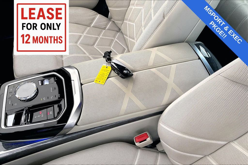 Used 2023 BMW 760i xDrive w/ Executive Package image 14
