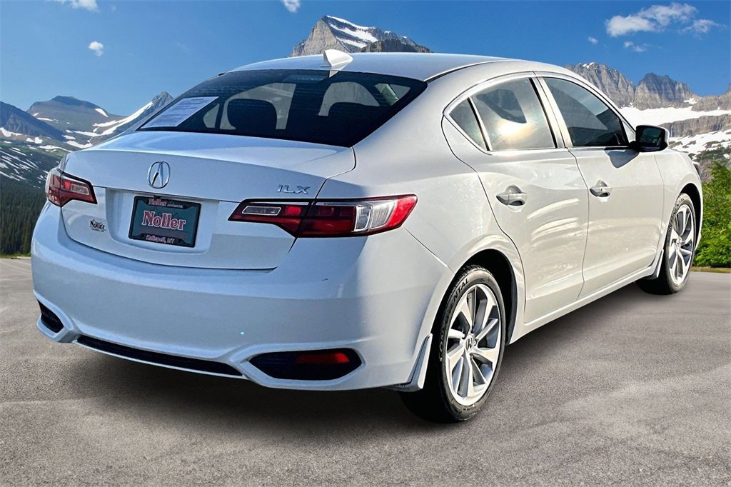 Used 2017 Acura ILX image 2
