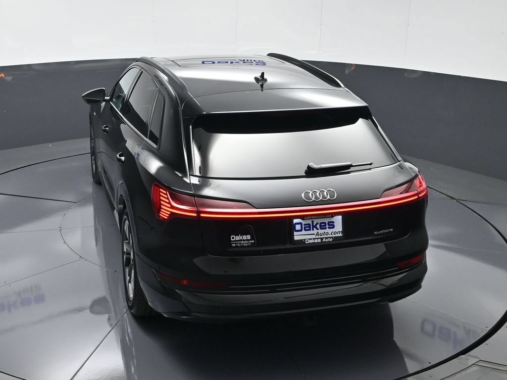 Used 2022 Audi e-tron Premium w/ Convenience Plus Package AWD/4WD image 49