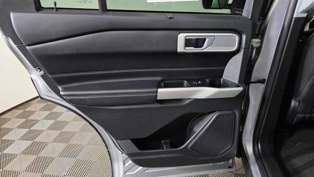 Used 2023 Ford Explorer Limited w/ Equipment Group 301A image 31