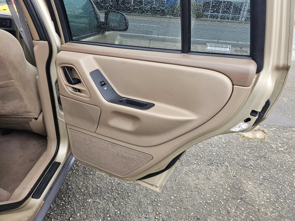 Used 2001 Jeep Grand Cherokee Laredo AWD/4WD image 12