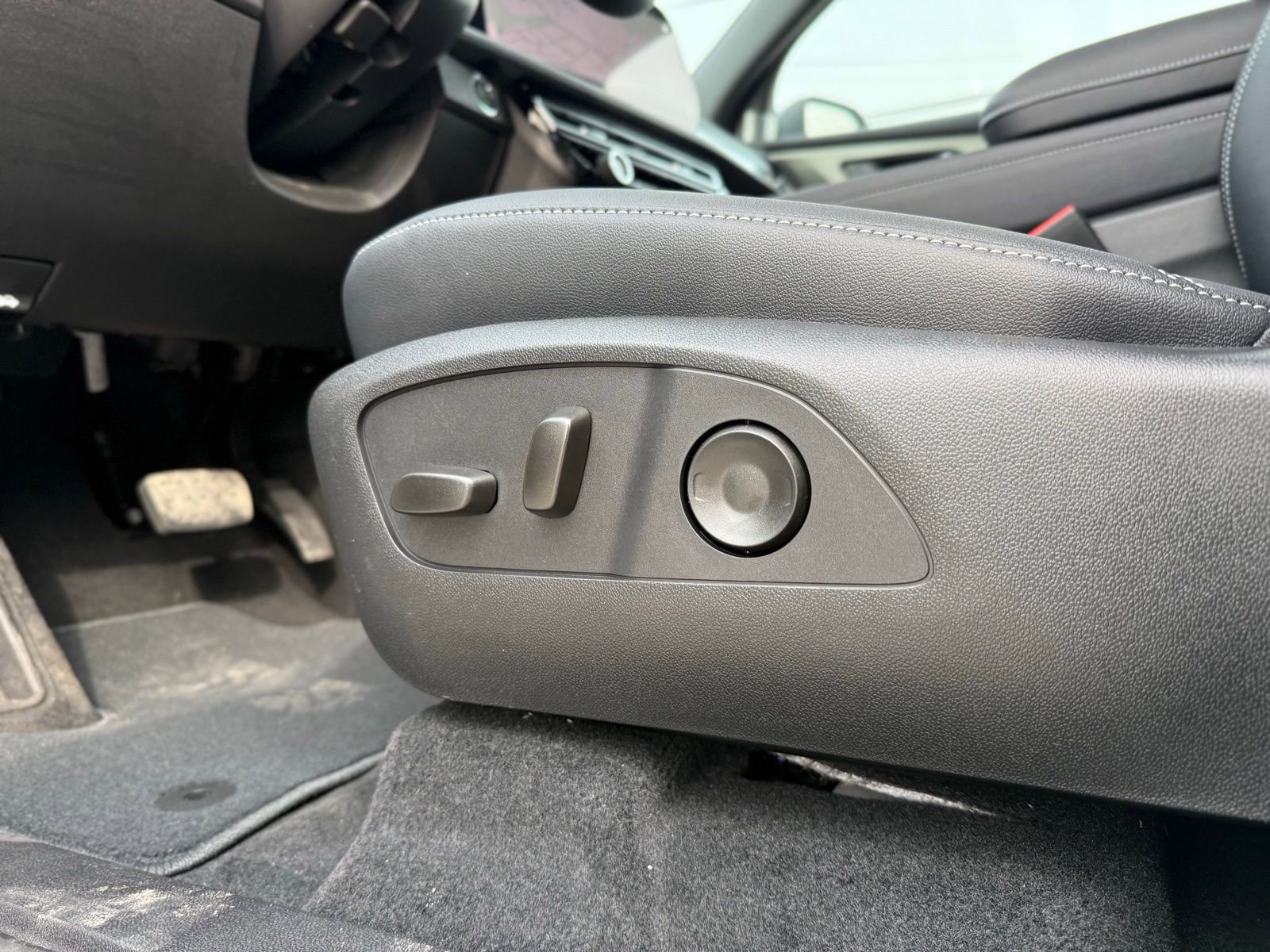 New 2026 Chevrolet Traverse LT image 33