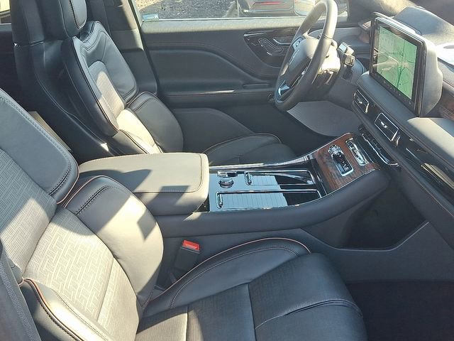 New 2025 Lincoln Aviator Black Label AWD/4WD image 6