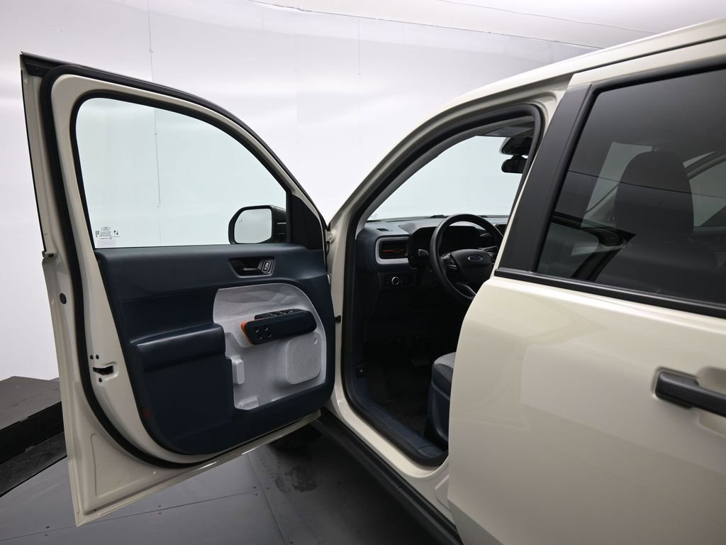 Certified 2024 Ford Maverick XLT image 9