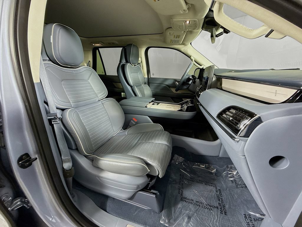 Used 2023 Lincoln Navigator L Black Label AWD/4WD image 31