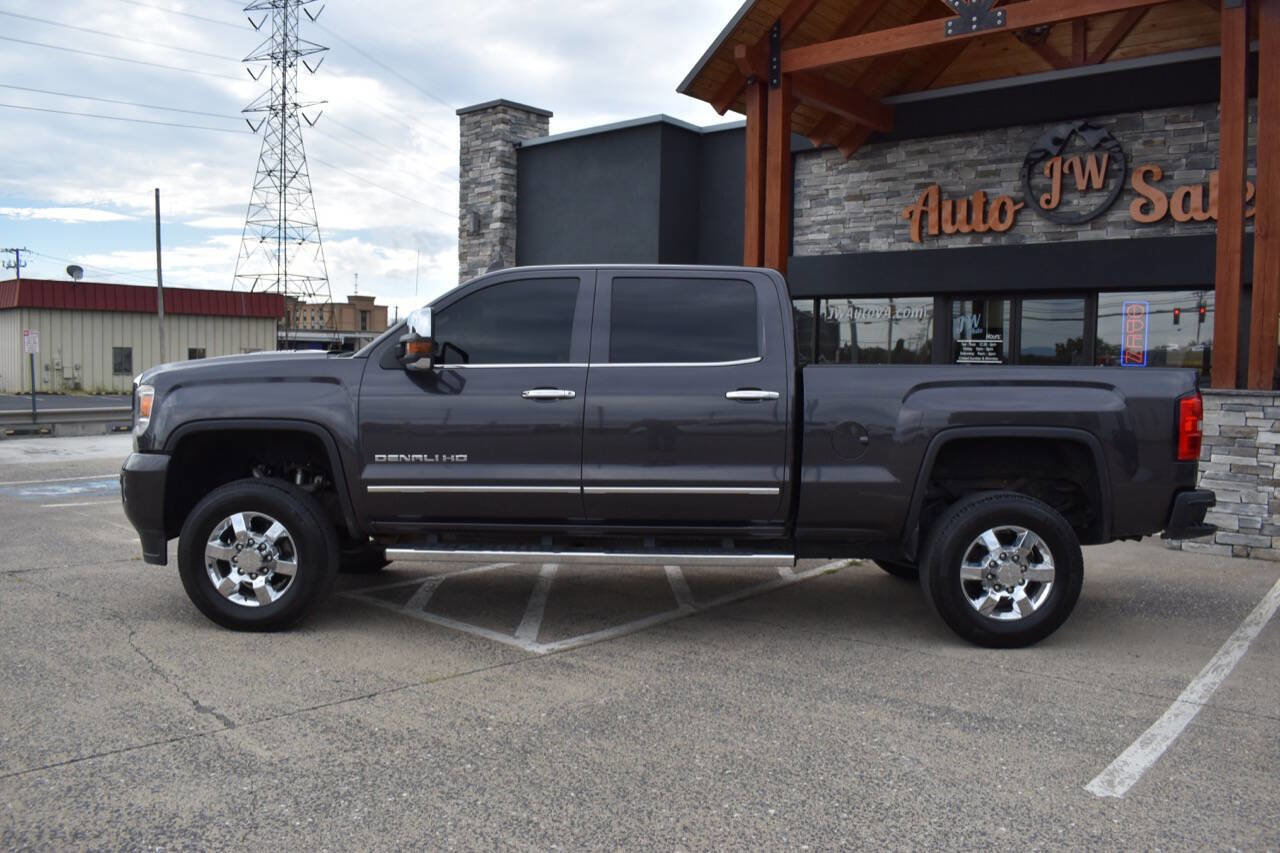 Used 2015 GMC Sierra 3500 Denali w/ Duramax Plus Package image 3