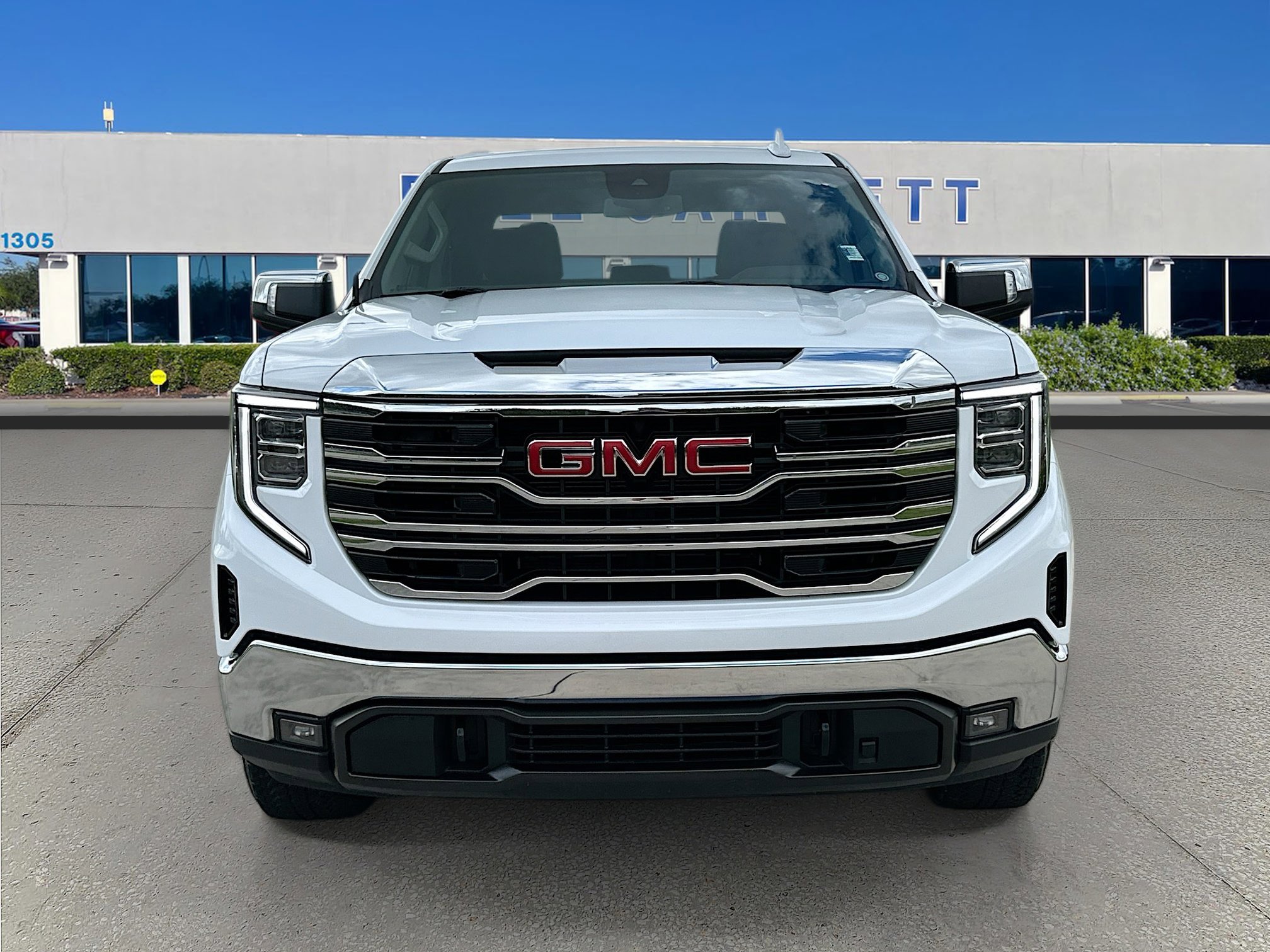Used 2024 GMC Sierra 1500 SLT w/ X31 Off-Road Package image 2