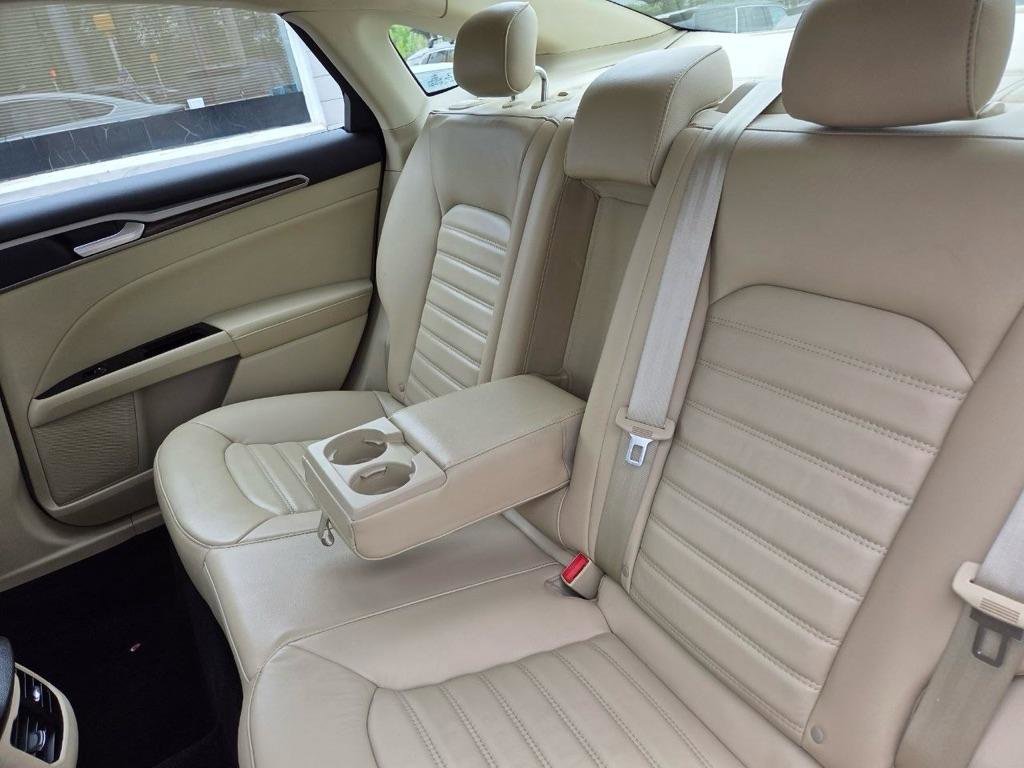 Used 2013 Ford Fusion SE FWD image 13