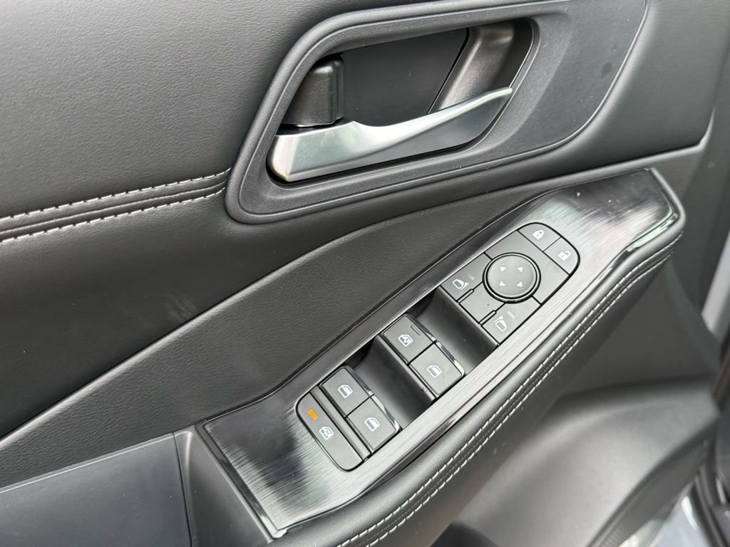 New 2026 Nissan Rogue SV AWD/4WD image 15