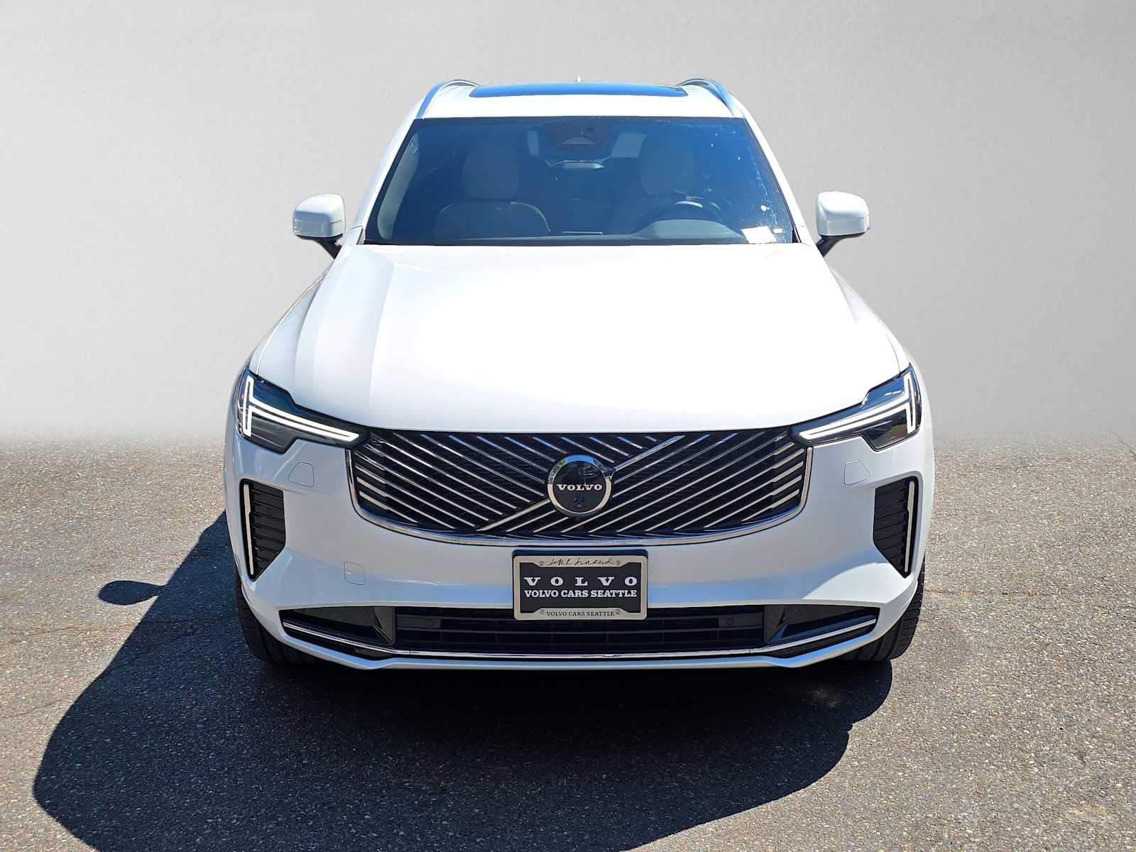 Certified 2026 Volvo XC90 B6 Plus w/ Protection Package Premier AWD/4WD image 8