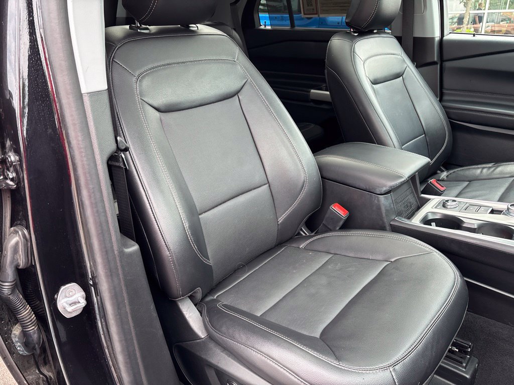 Used 2023 Ford Explorer Limited w/ Limited Technology Package AWD/4WD image 28