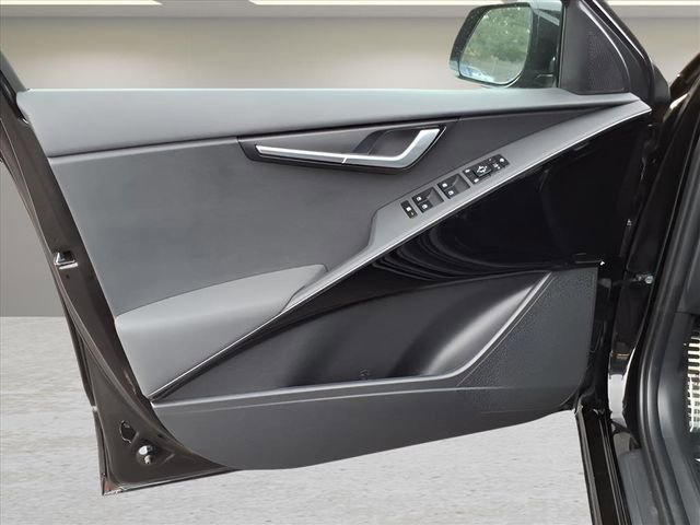 Used 2024 Kia Niro EX Touring image 14