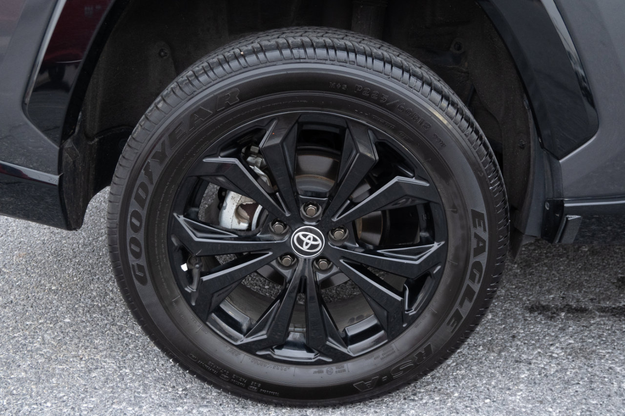 Used 2023 Toyota RAV4 XSE image 40