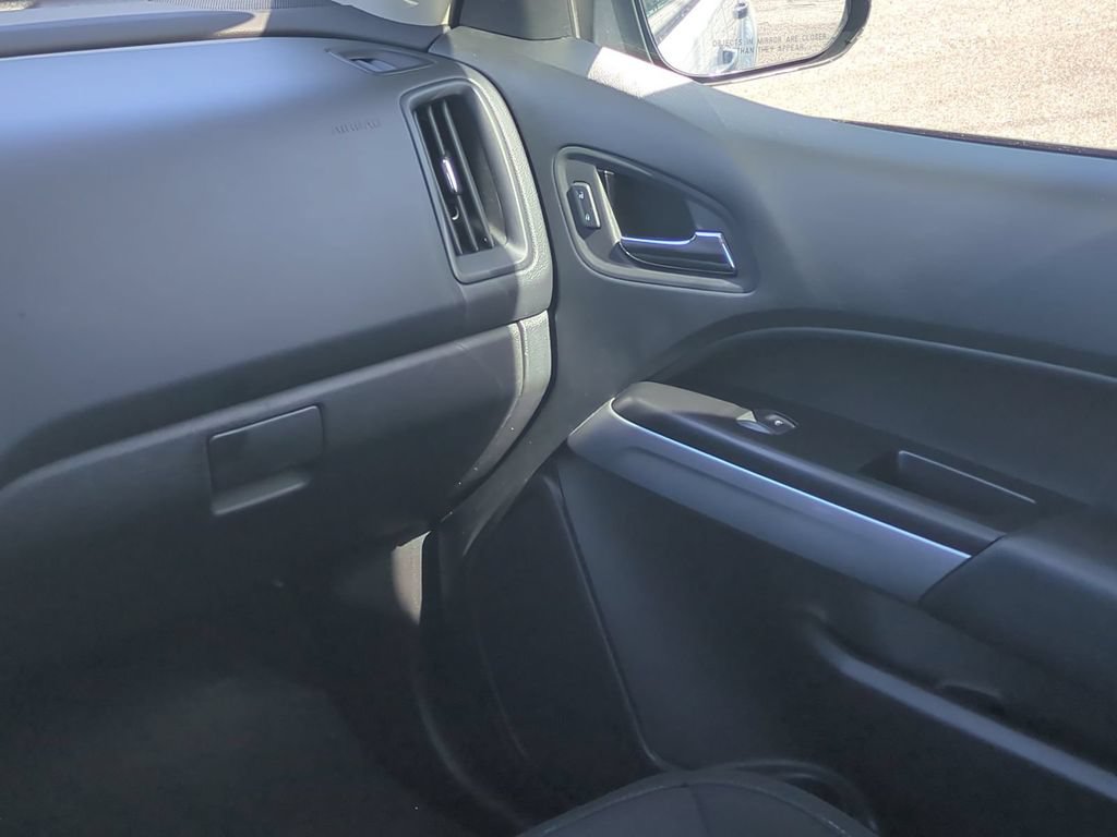 Used 2022 Chevrolet Colorado LT w/ Redline Special Edition RWD image 19