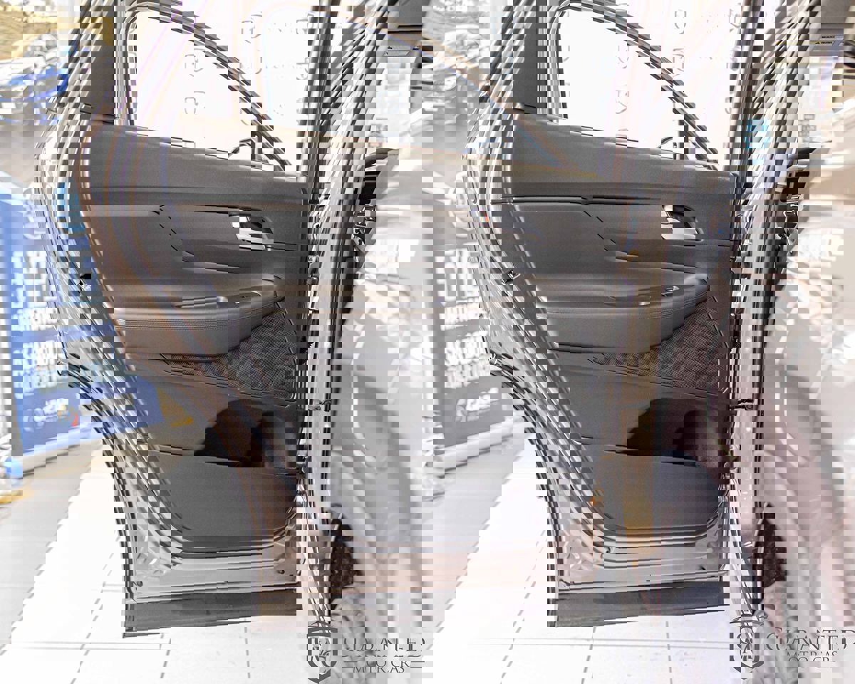 Used 2020 Hyundai Santa Fe SEL image 33