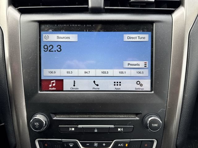 Used 2017 Ford Fusion SE w/ Equipment Group 201A image 13