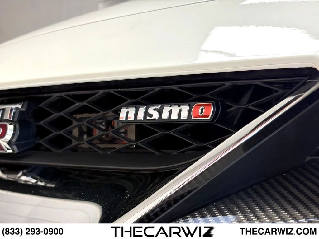 Used 2018 Nissan GT-R NISMO AWD/4WD image 12