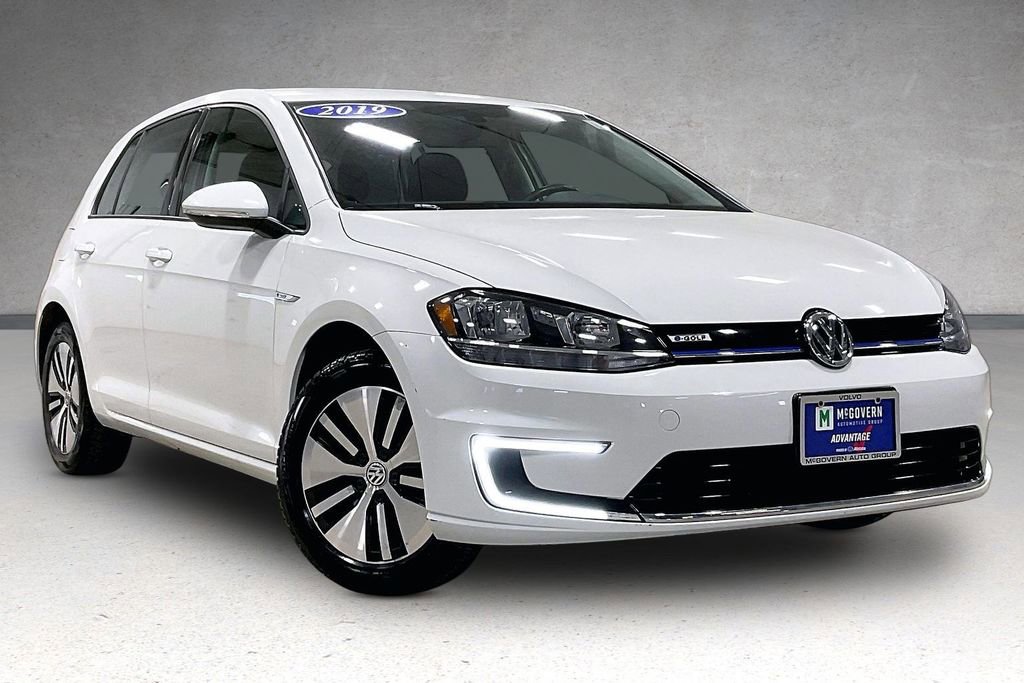 Used 2019 Volkswagen e-Golf SE w/ Driver Assistance Package FWD image 3