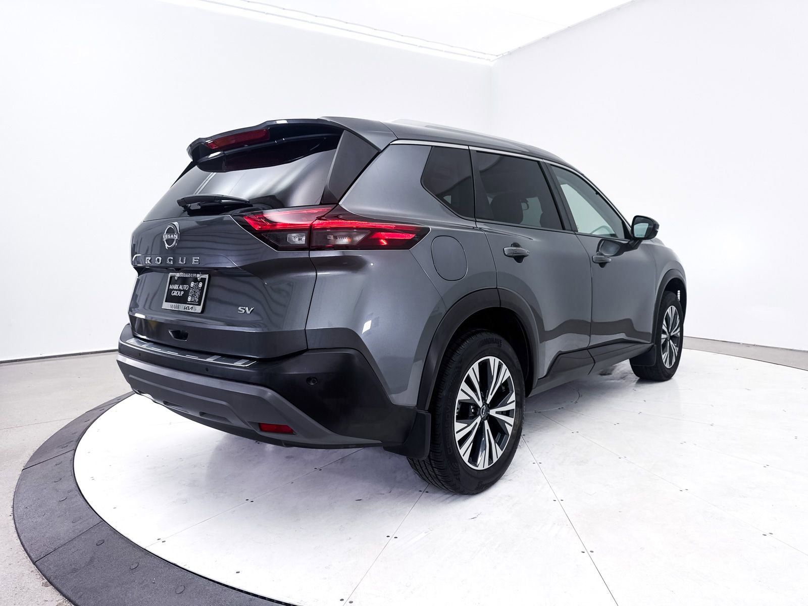 Used 2022 Nissan Rogue SV w/ SV Premium Package image 19