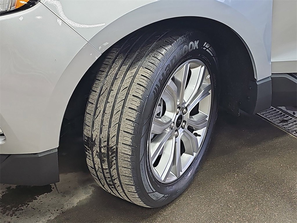 Used 2024 Ford Edge Titanium image 33