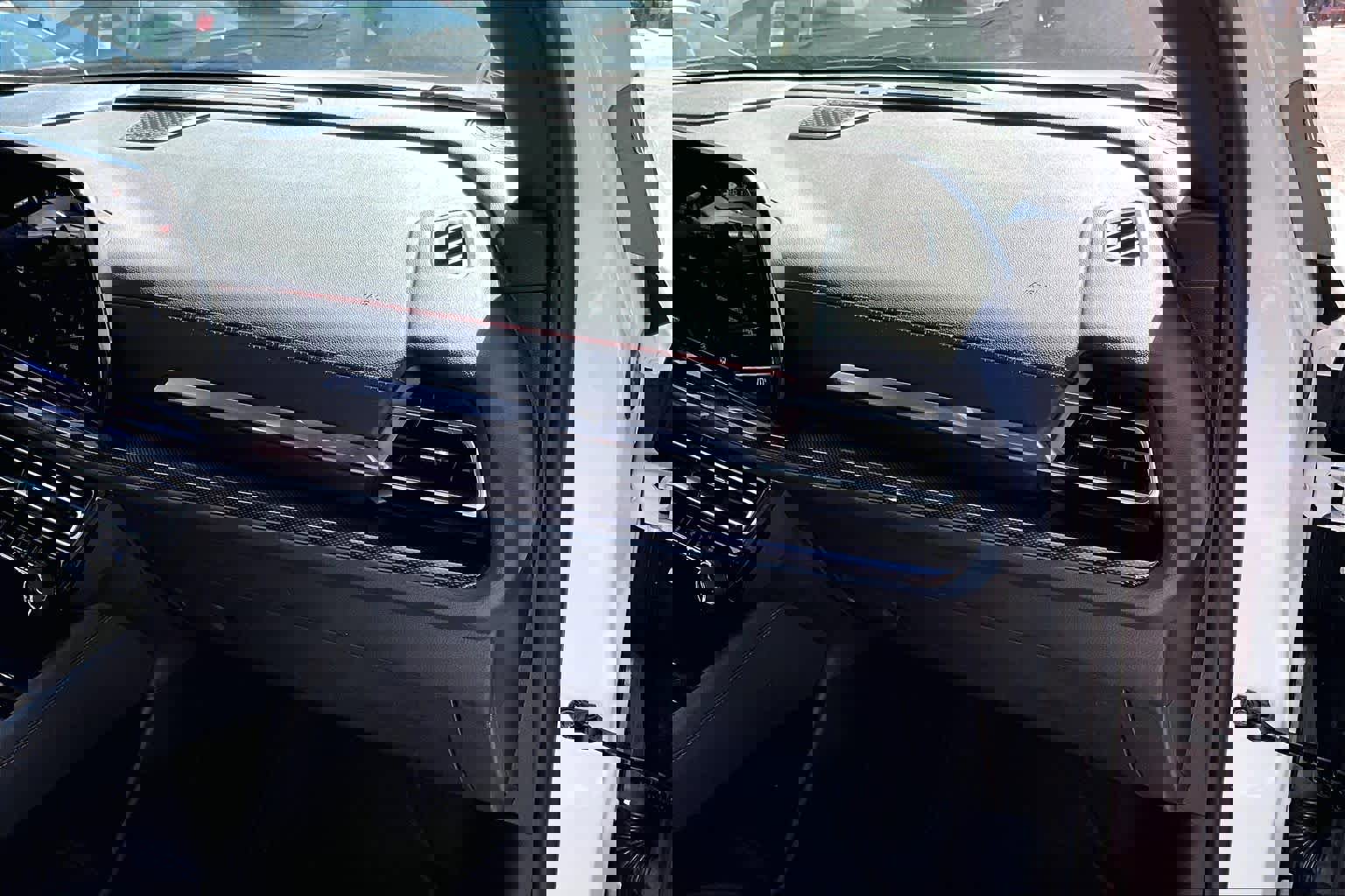 Used 2024 Chevrolet Traverse RS image 18