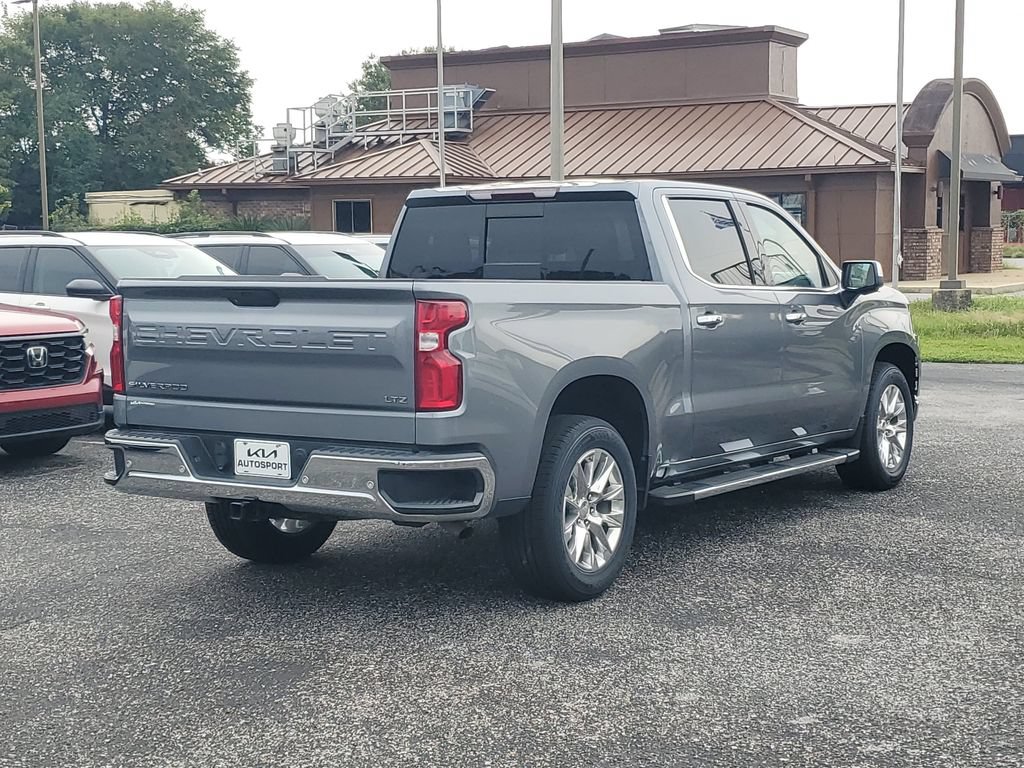 Used 2022 Chevrolet Silverado 1500 LTZ w/ LTZ Convenience Package II RWD image 4