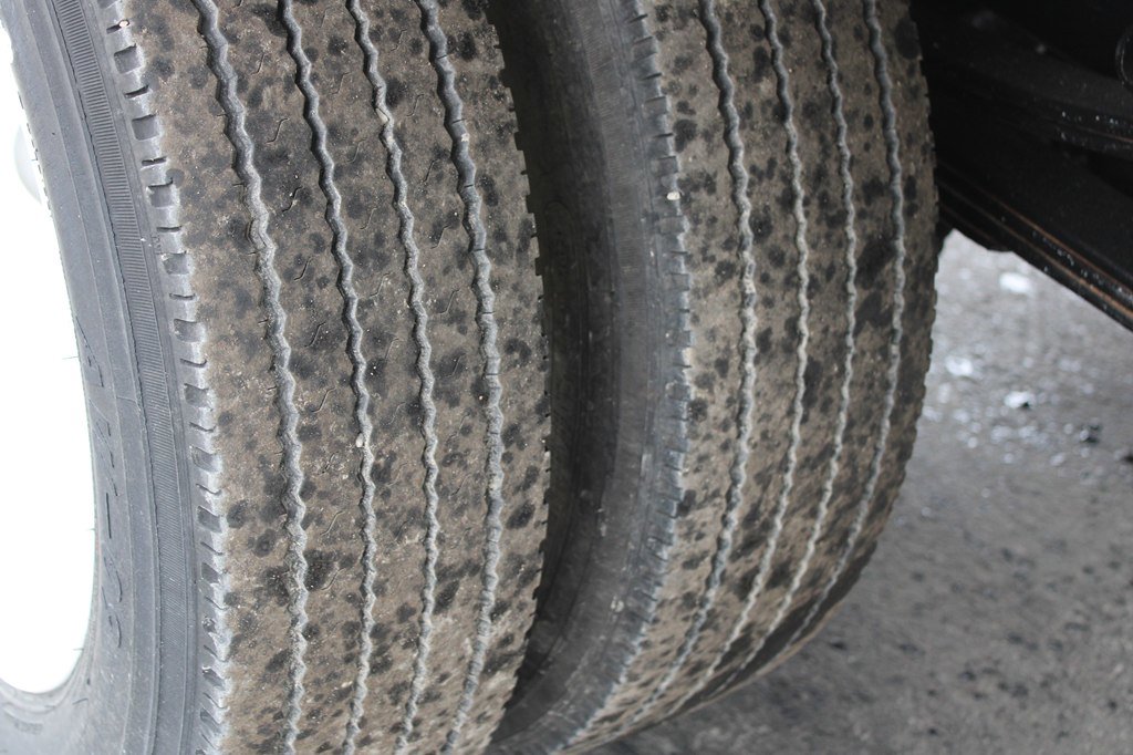 Used 2019 Isuzu NPR image 30