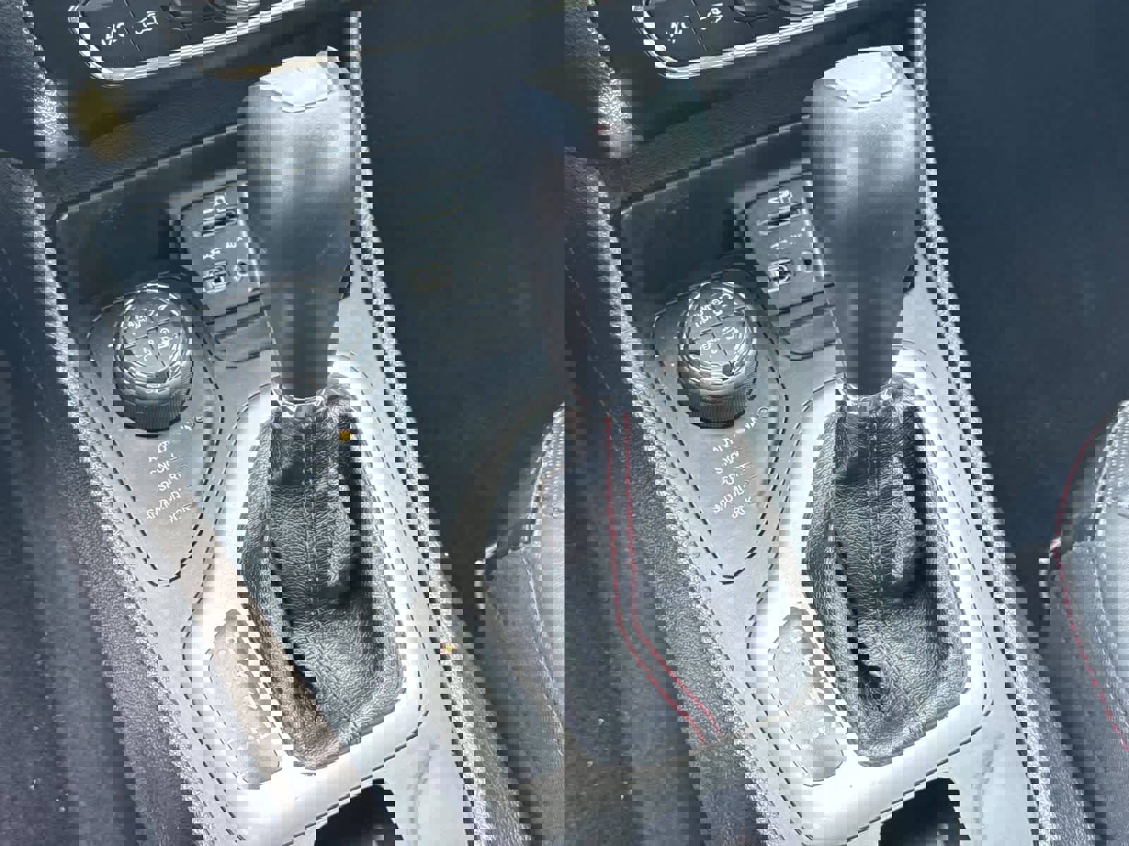 Used 2016 Jeep Cherokee Trailhawk w/ Comfort/Convenience Group image 25