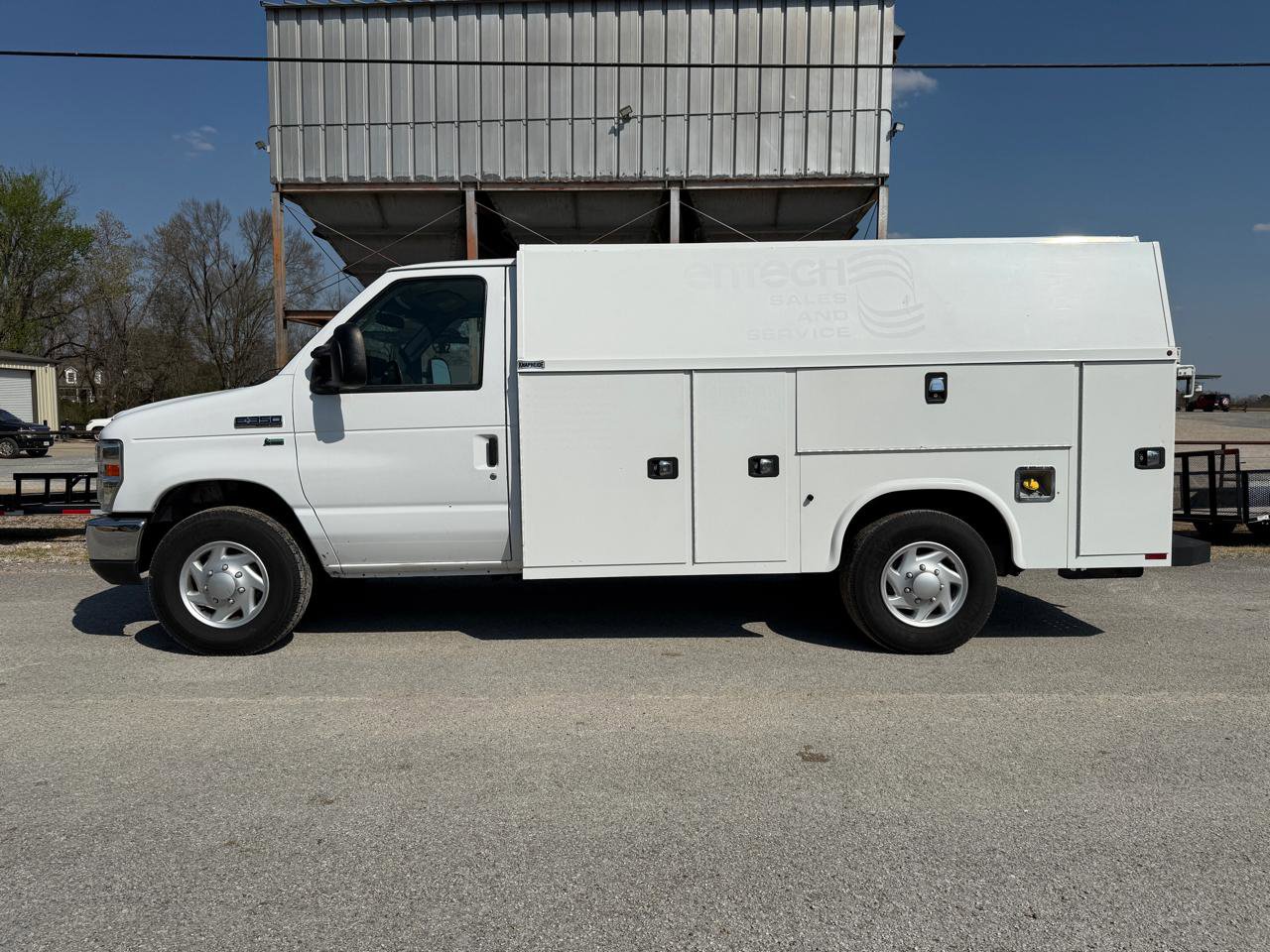 Used 2019 Ford E-350 and Econoline 350 Super Duty w/ Power Windows & Locks Group RWD image 2