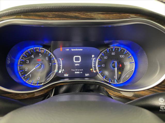 Certified 2023 Chrysler Pacifica Limited FWD image 5