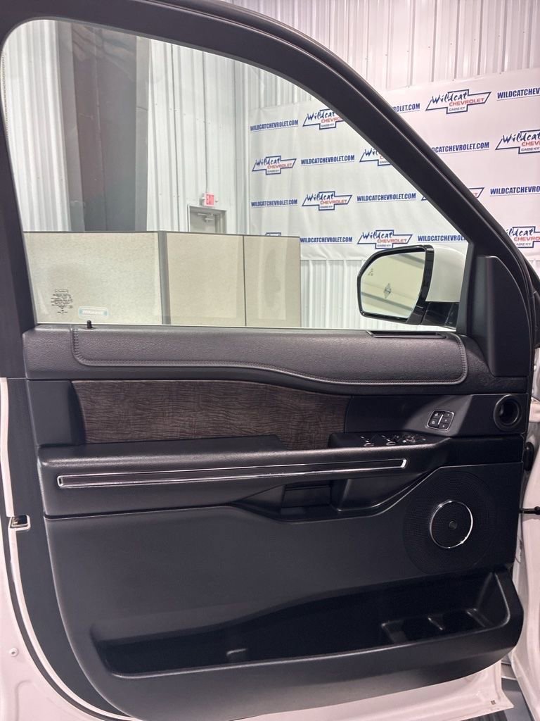 Used 2018 Ford Expedition Max Limited w/ Equipment Group 301A RWD image 17