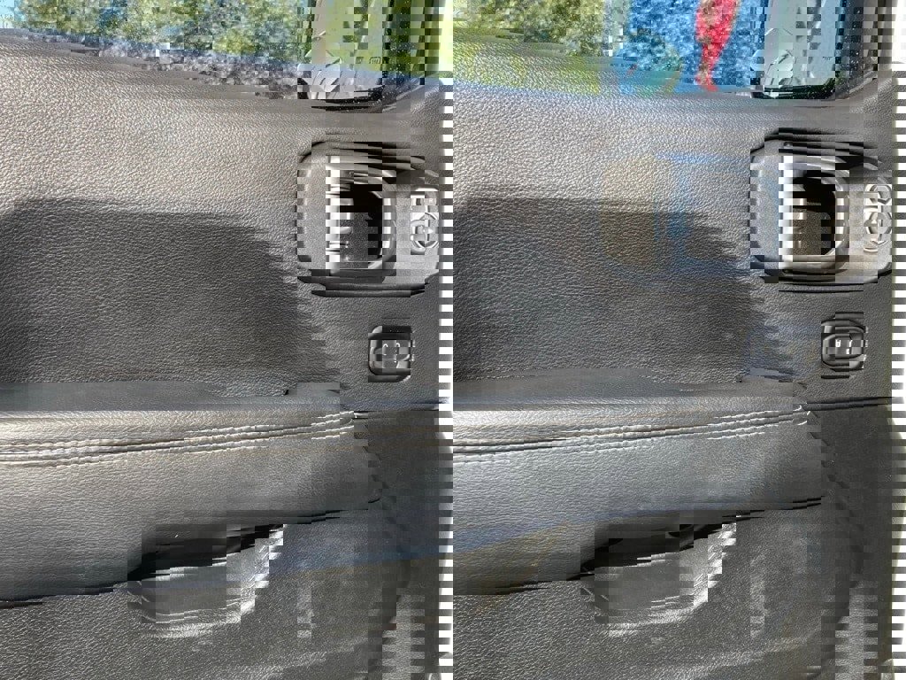 Used 2022 Jeep Gladiator Overland w/ Popular Equipment Package image 13