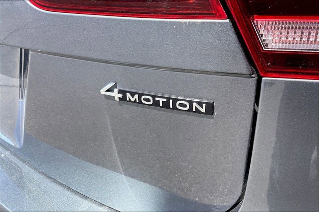 Used 2022 Volkswagen Tiguan SE R-Line image 33