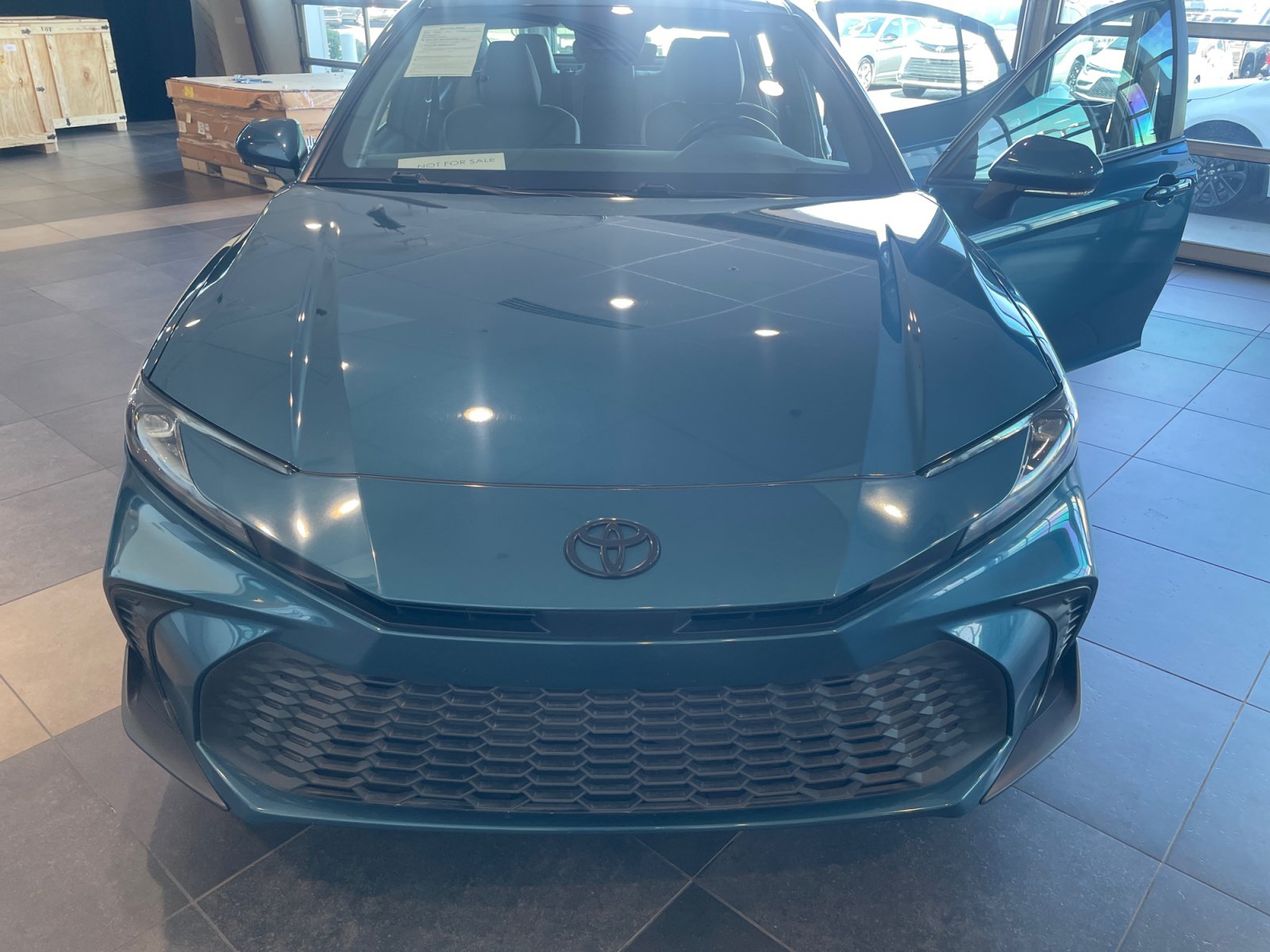 Used 2025 Toyota Camry SE w/ Convenience Package FWD image 21